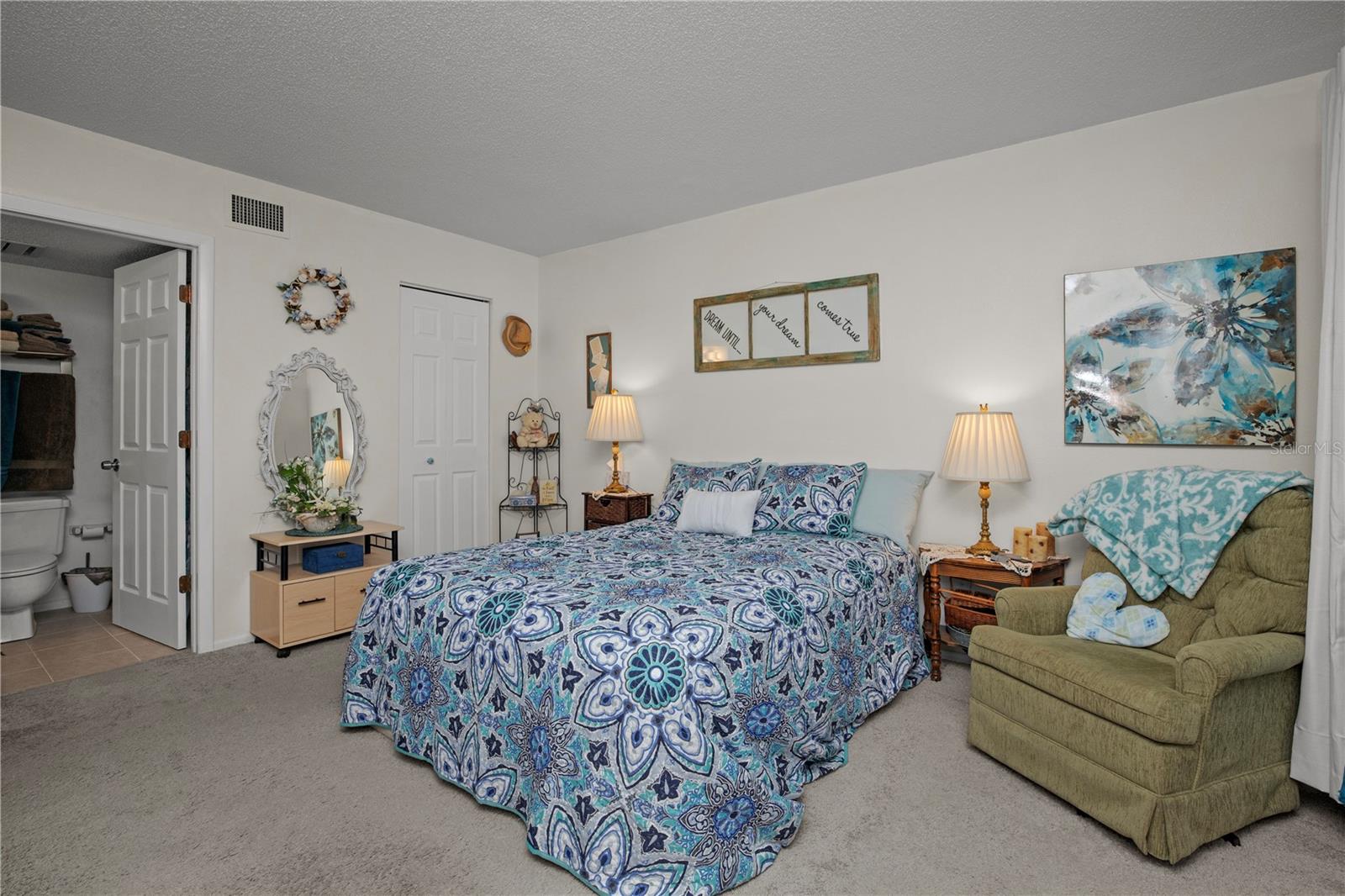 C7517056 Property Photo