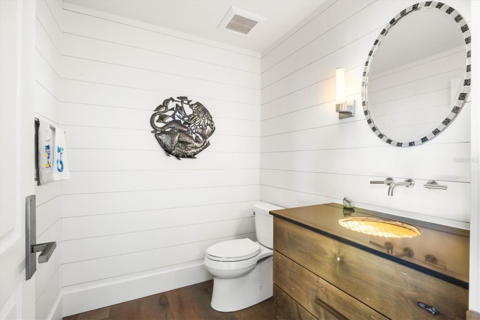 D6144517 Property Photo