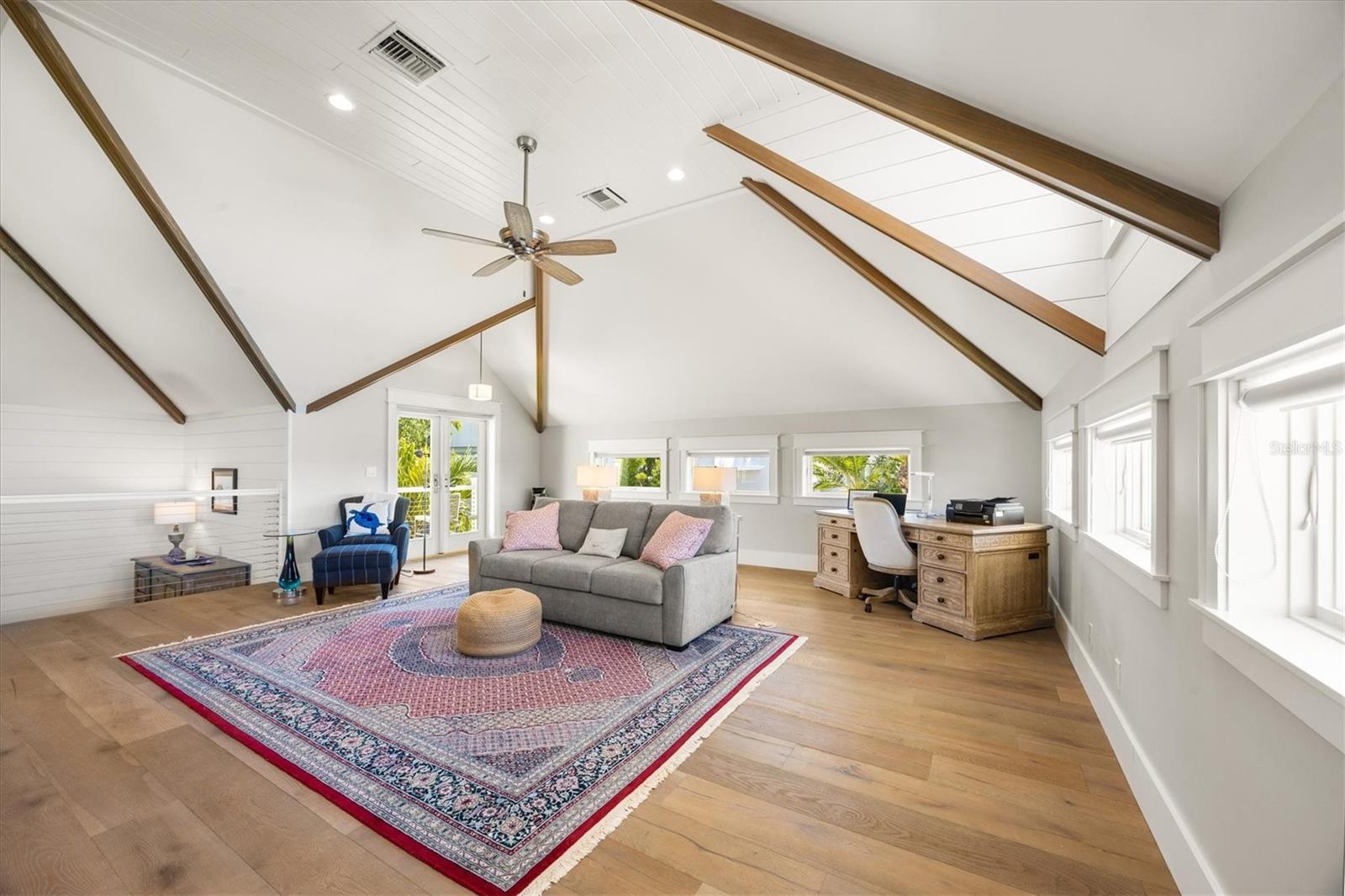 D6144517 Property Photo