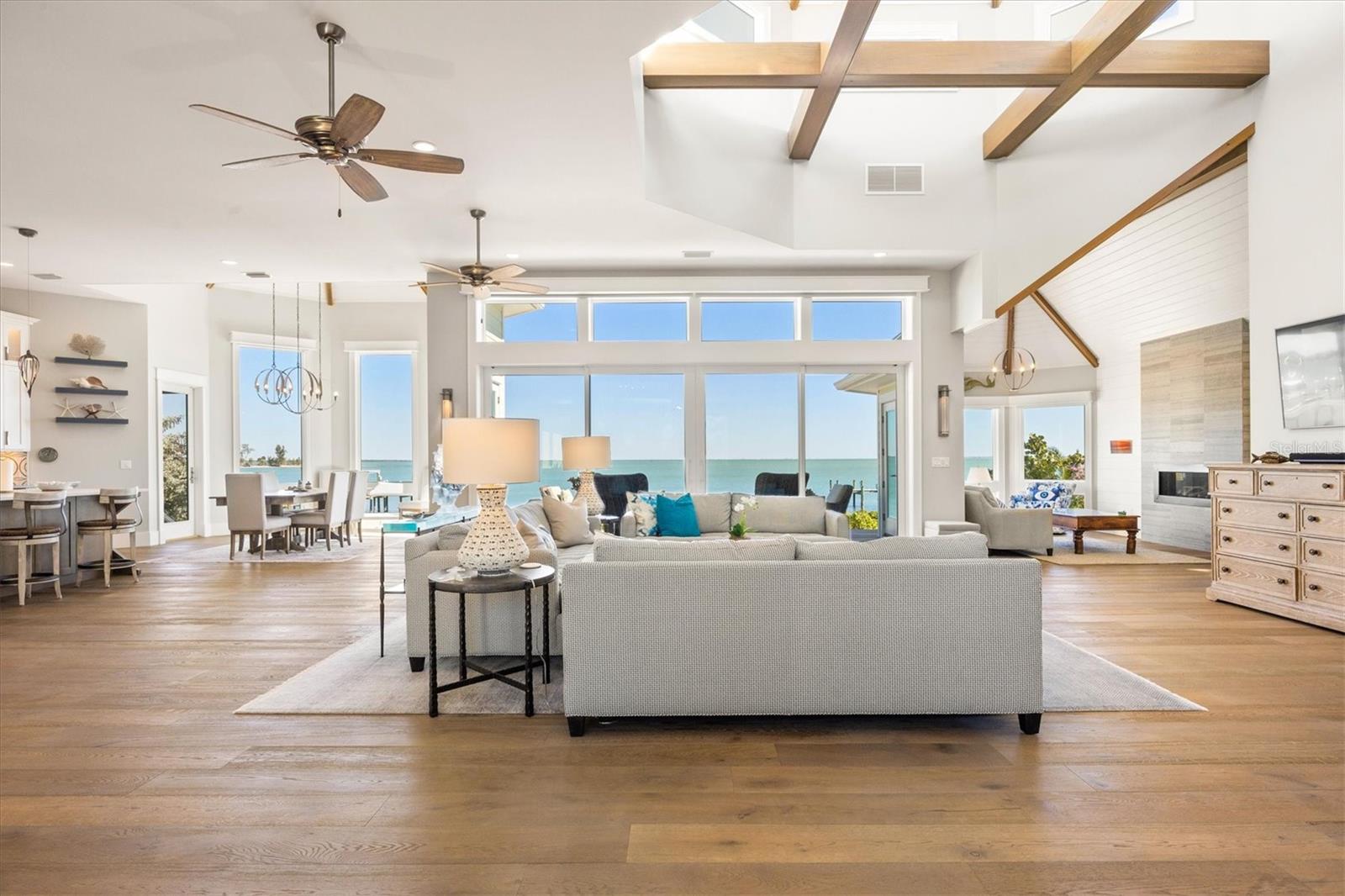 D6144517 Property Photo