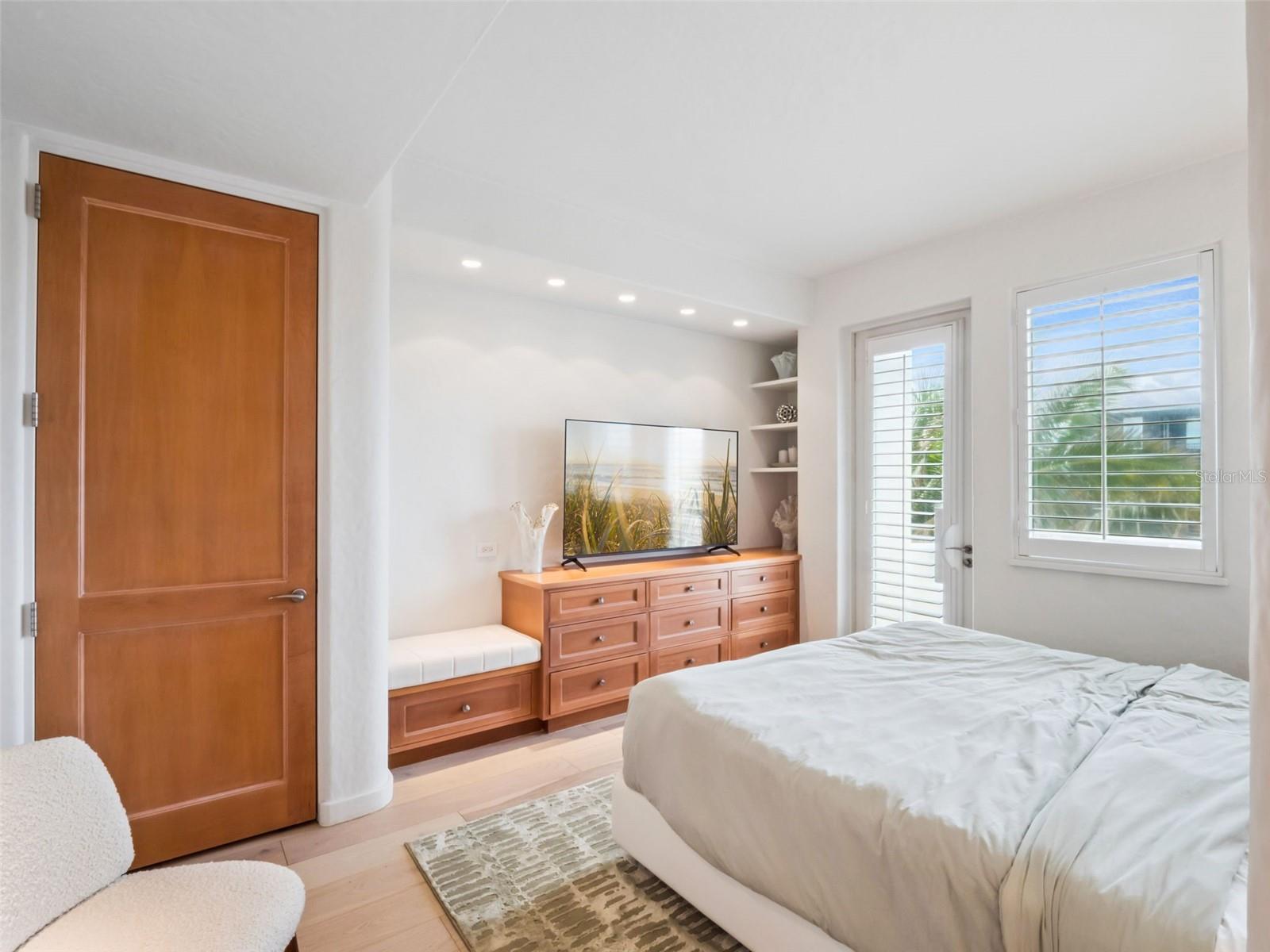 O6356817 Property Photo