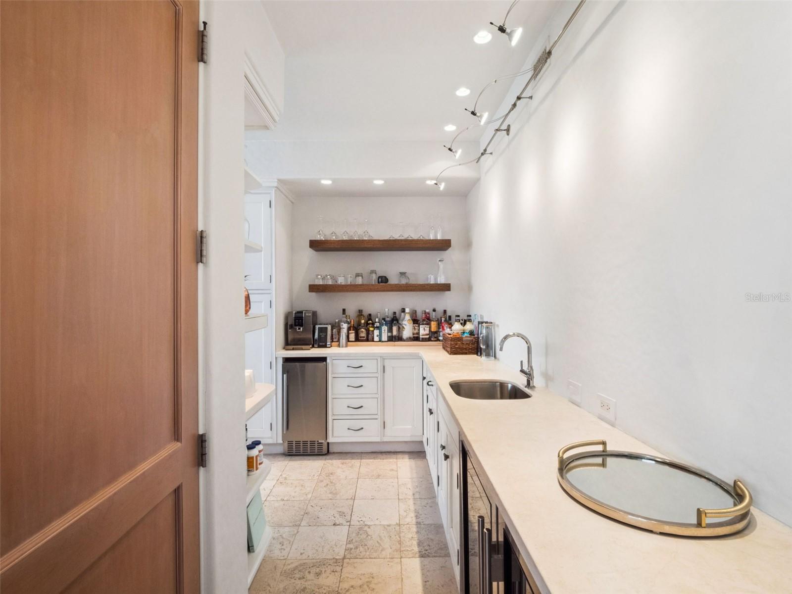 O6356817 Property Photo