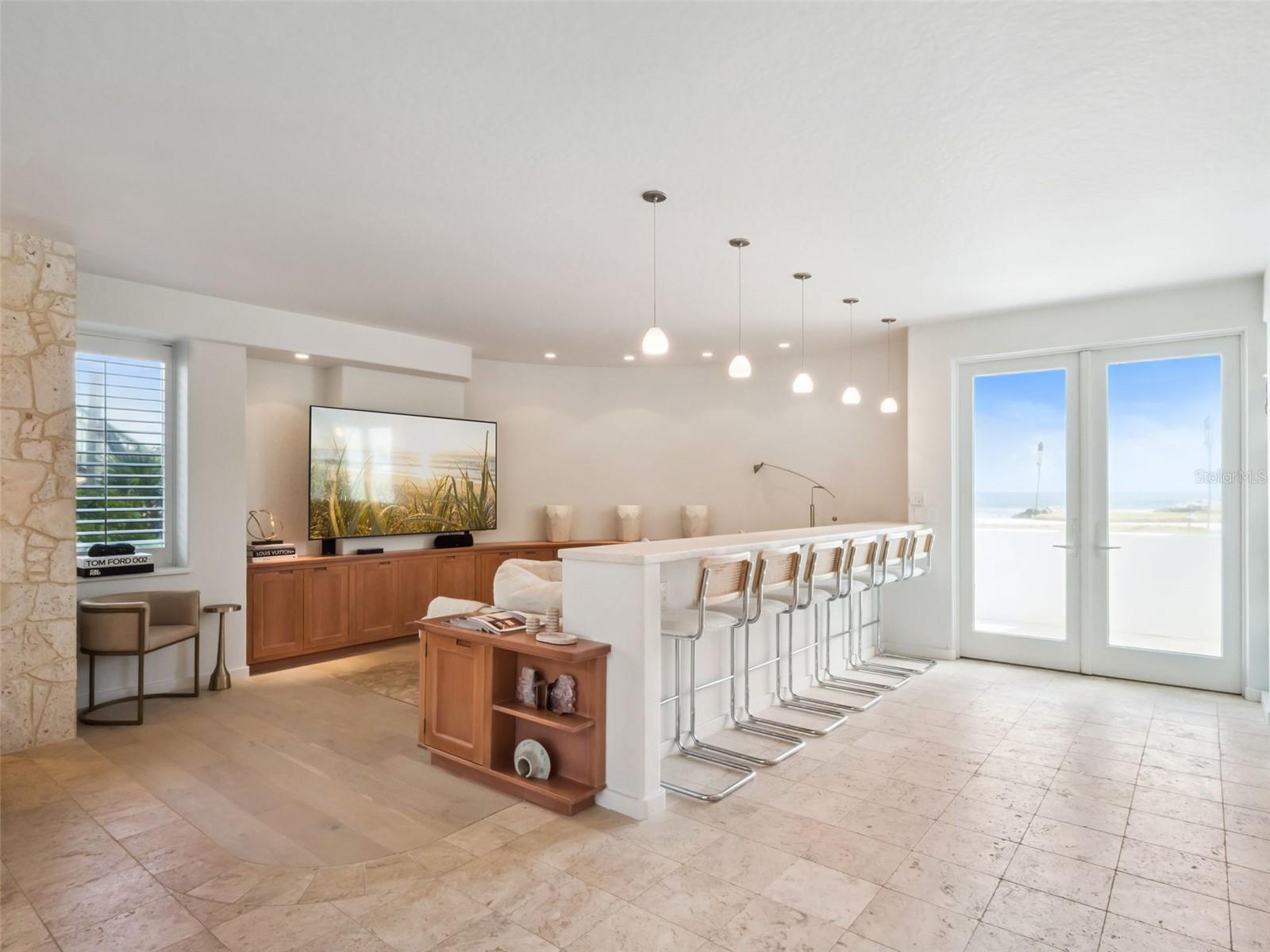 O6356817 Property Photo