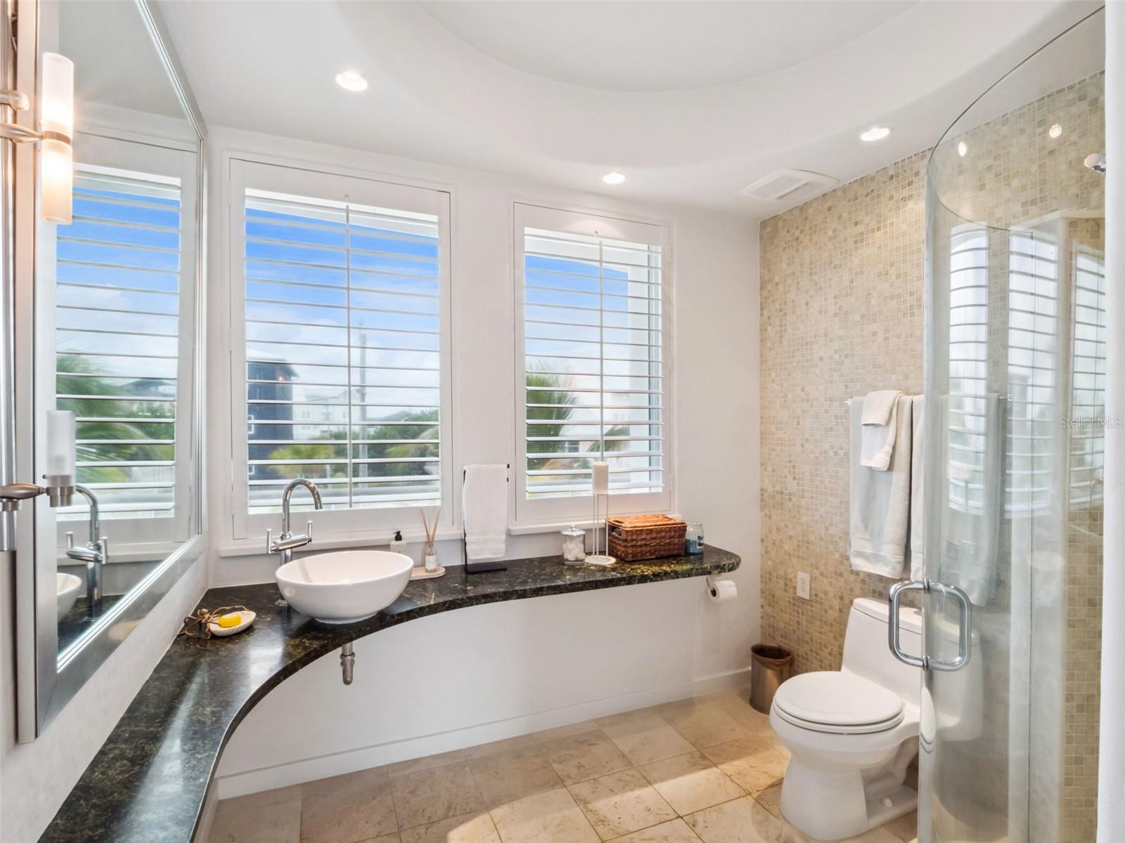 O6356817 Property Photo