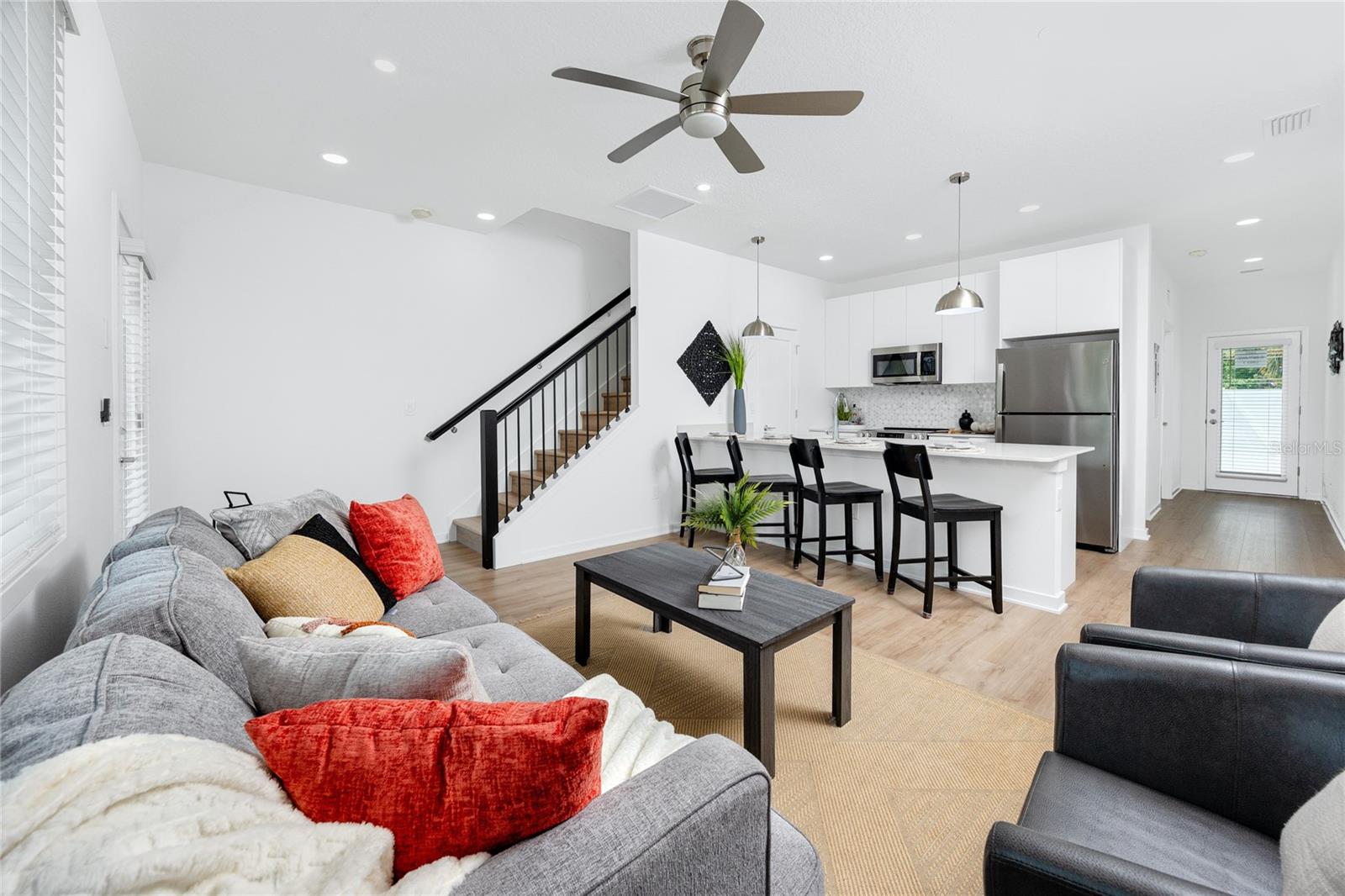 Living area & kitchen