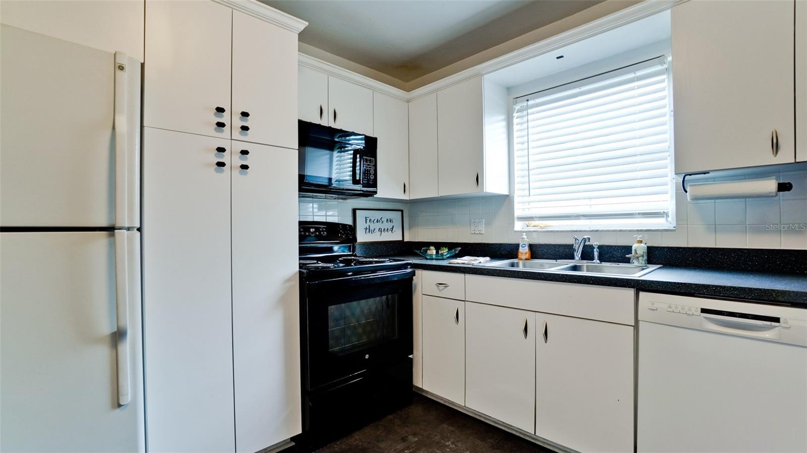 3704 17TH AVE W, BRADENTON, FL, 34205
