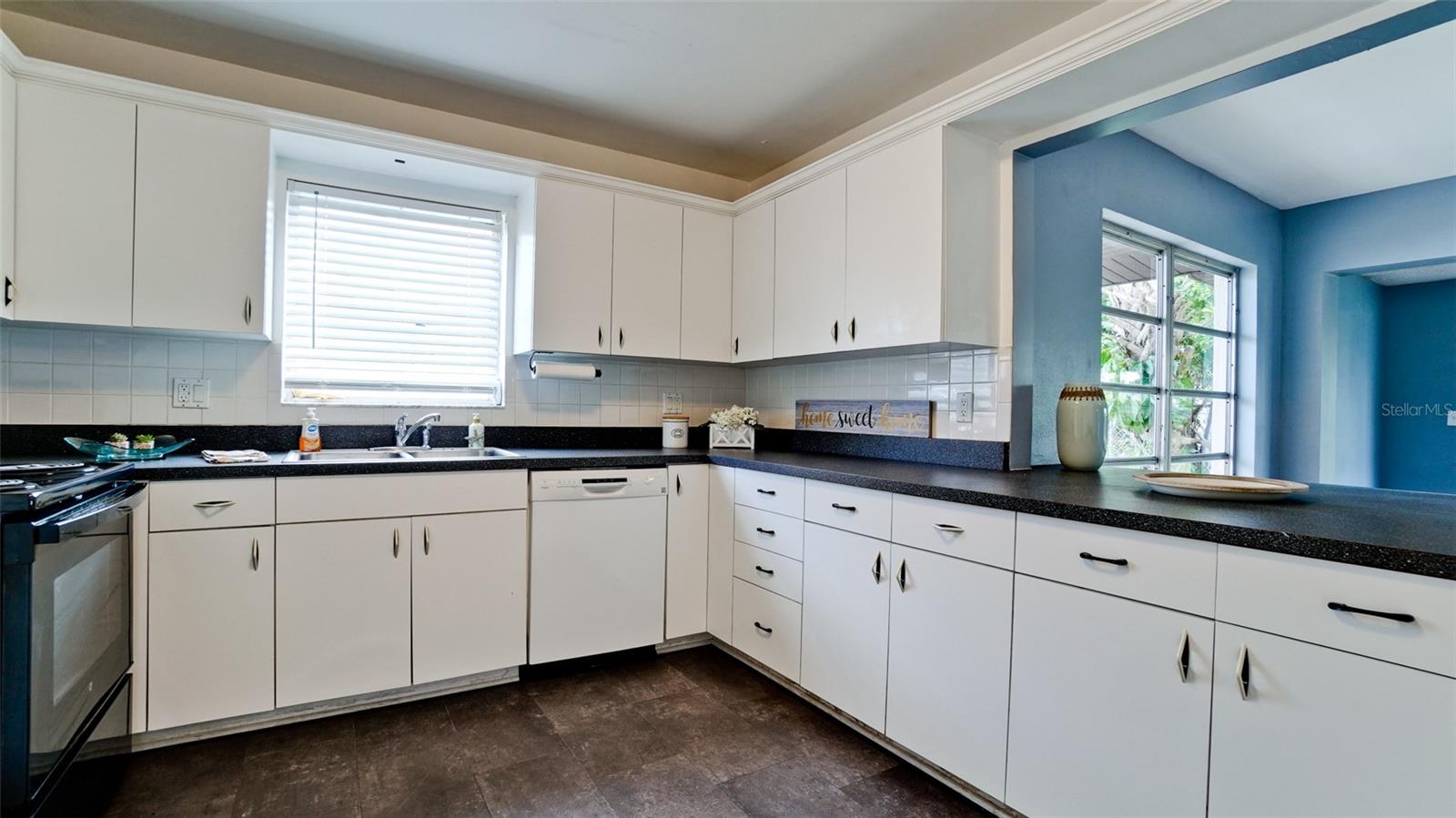 3704 17TH AVE W, BRADENTON, FL, 34205