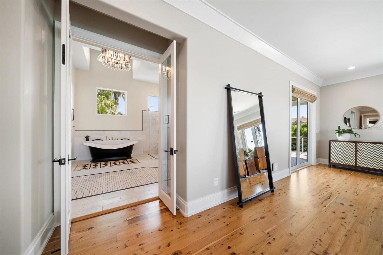 En-suite master bathroom