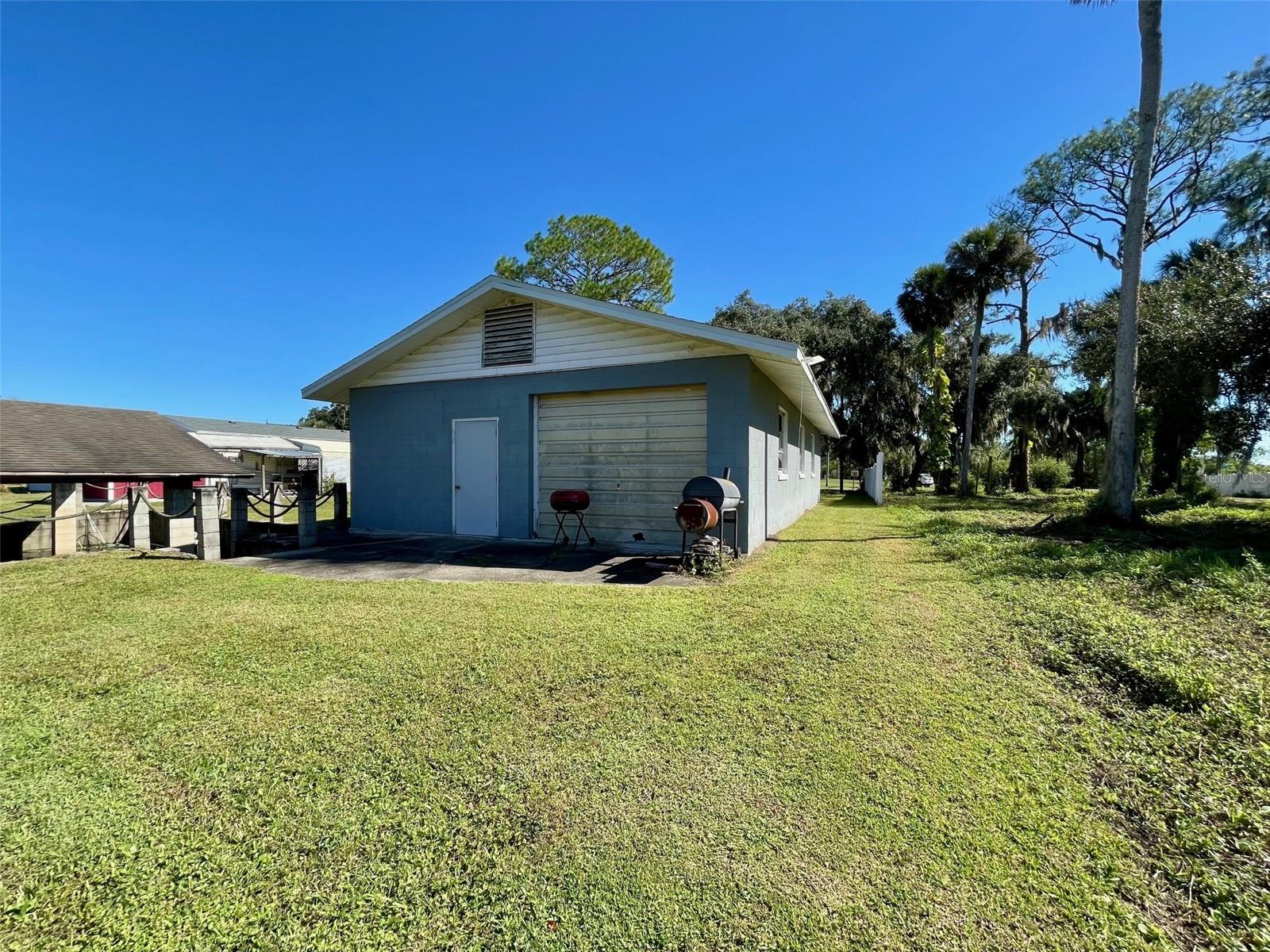 2064 SHADY LN., GENEVA, FL, 32732