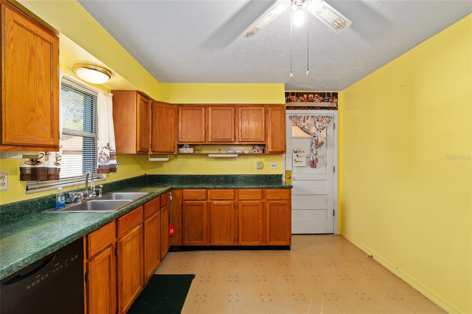 9235 SE 108TH PL, BELLEVIEW, FL, 34420