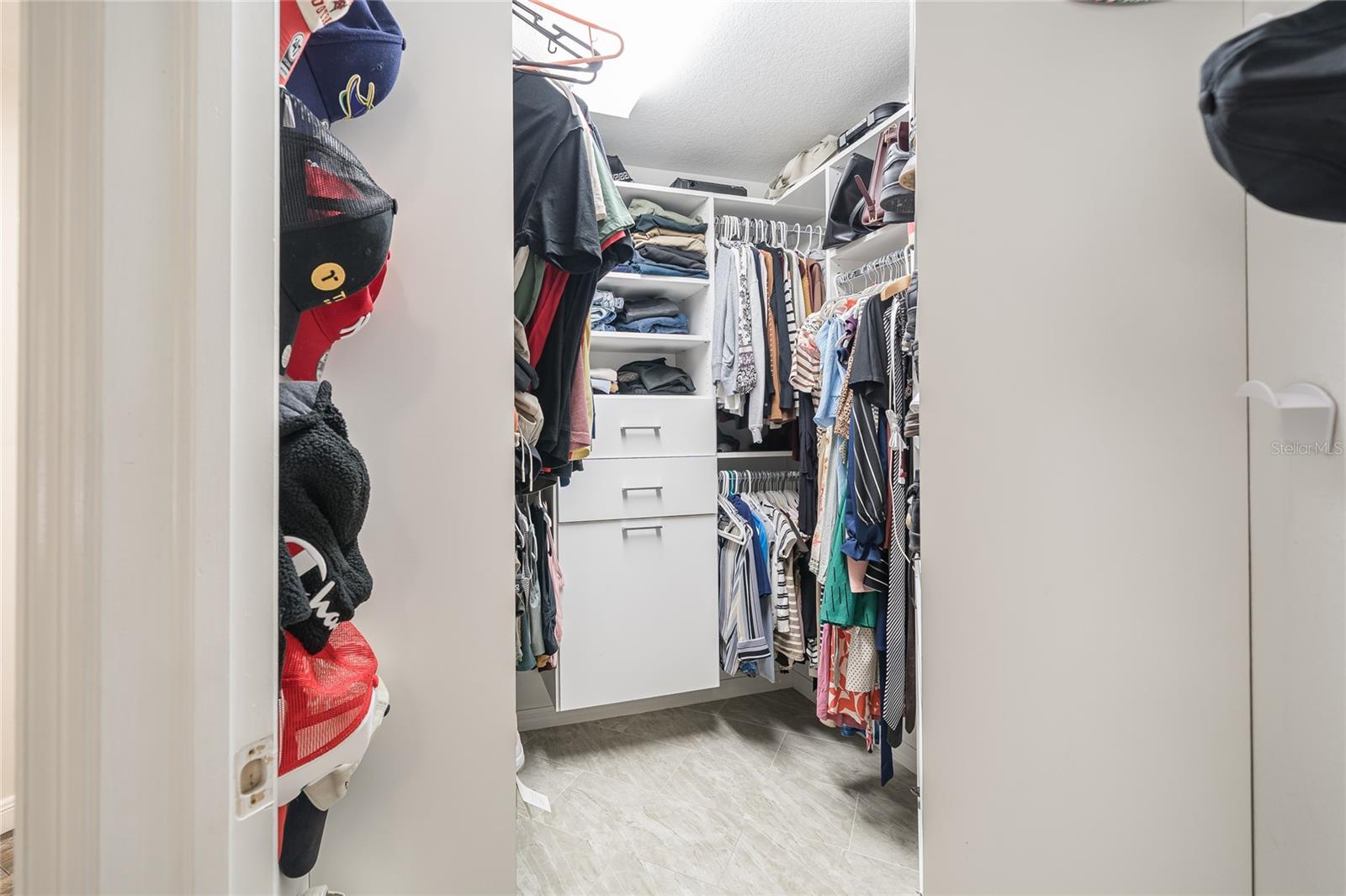 MASTER WALK IN CLOSET