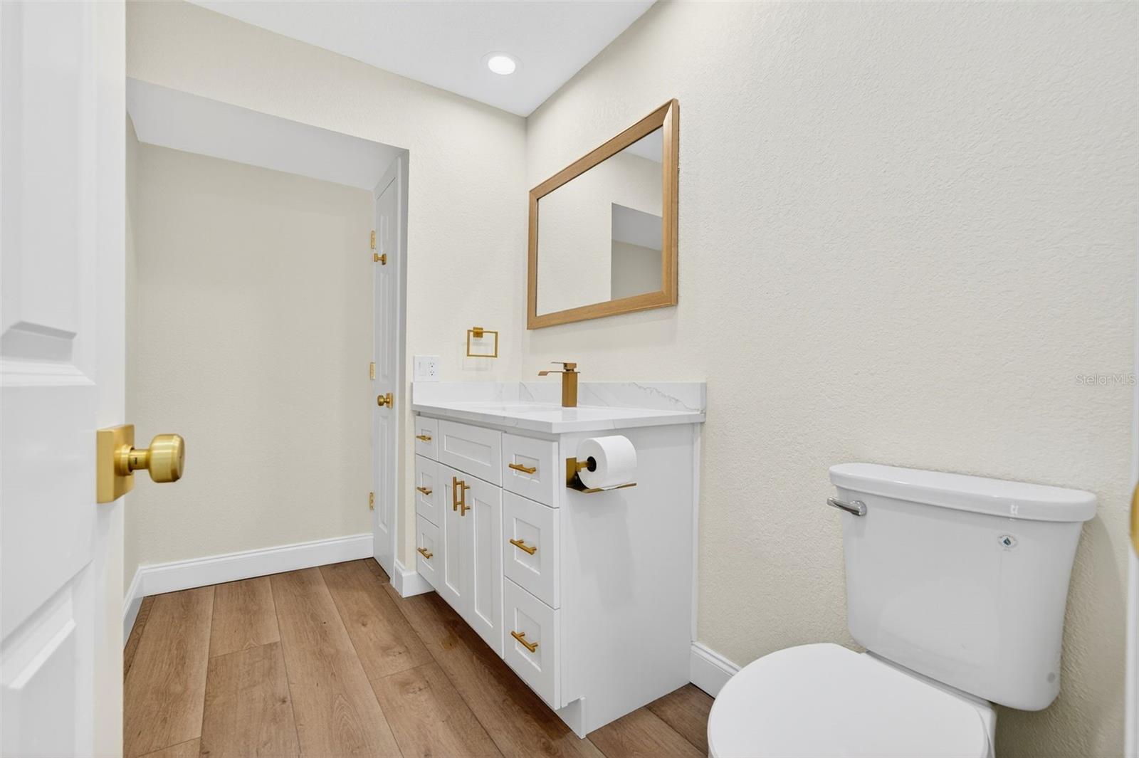 A4670452 Property Photo