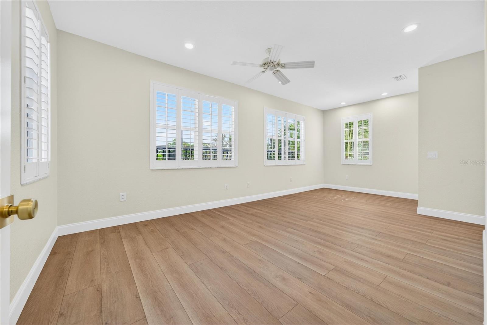 A4670452 Property Photo