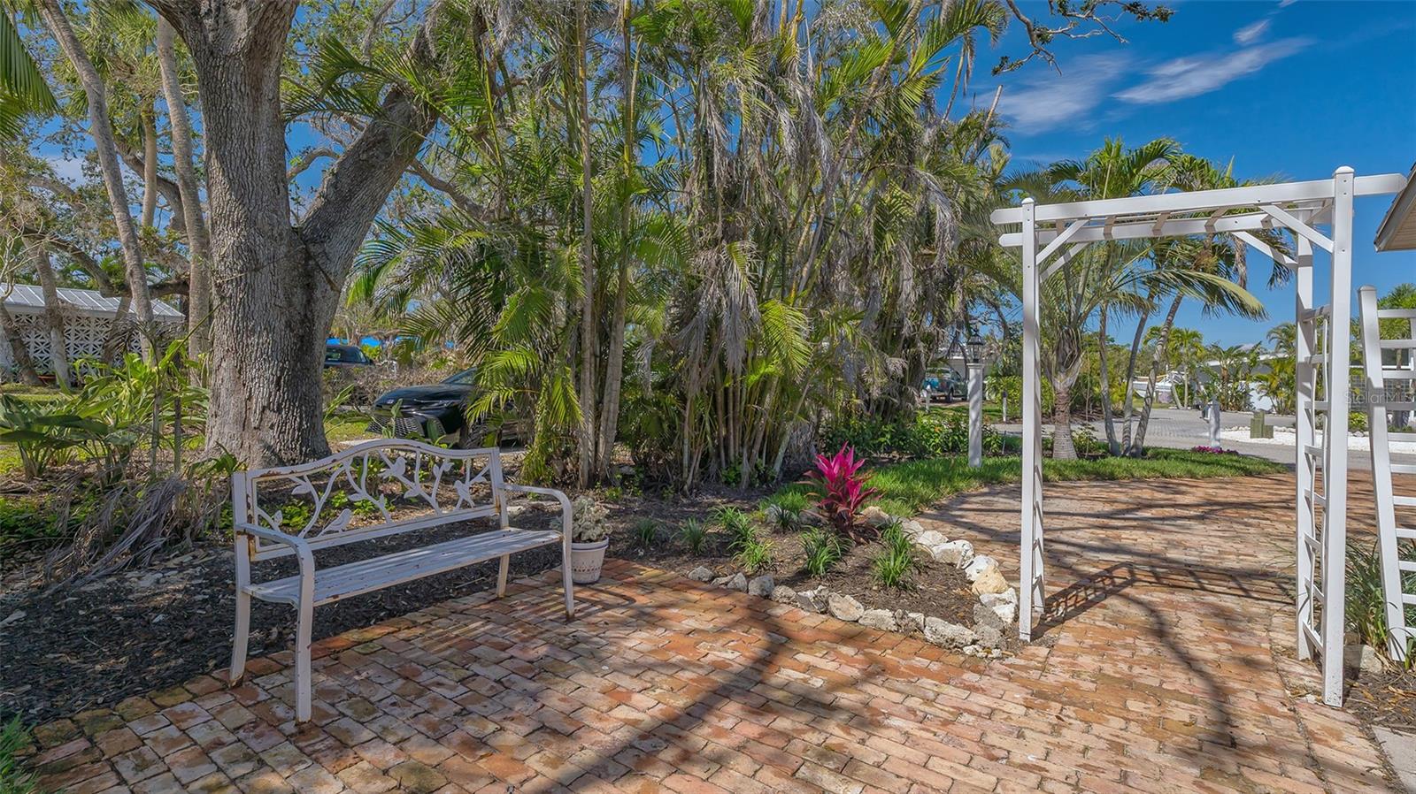 618 BUTTONWOOD DR, LONGBOAT KEY, FL, 34228