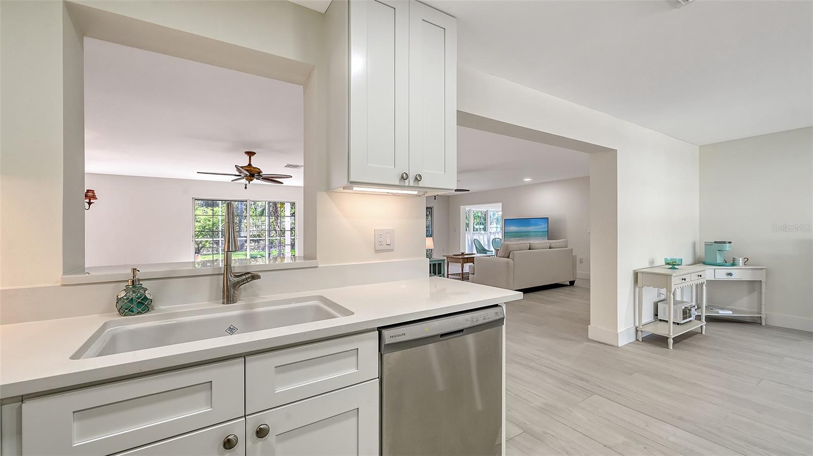 618 BUTTONWOOD DR, LONGBOAT KEY, FL, 34228