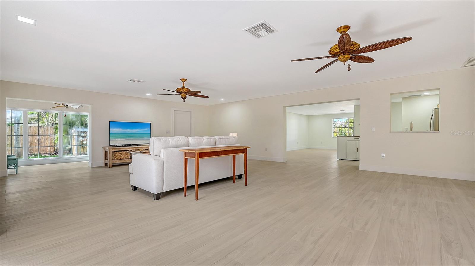 618 BUTTONWOOD DR, LONGBOAT KEY, FL, 34228