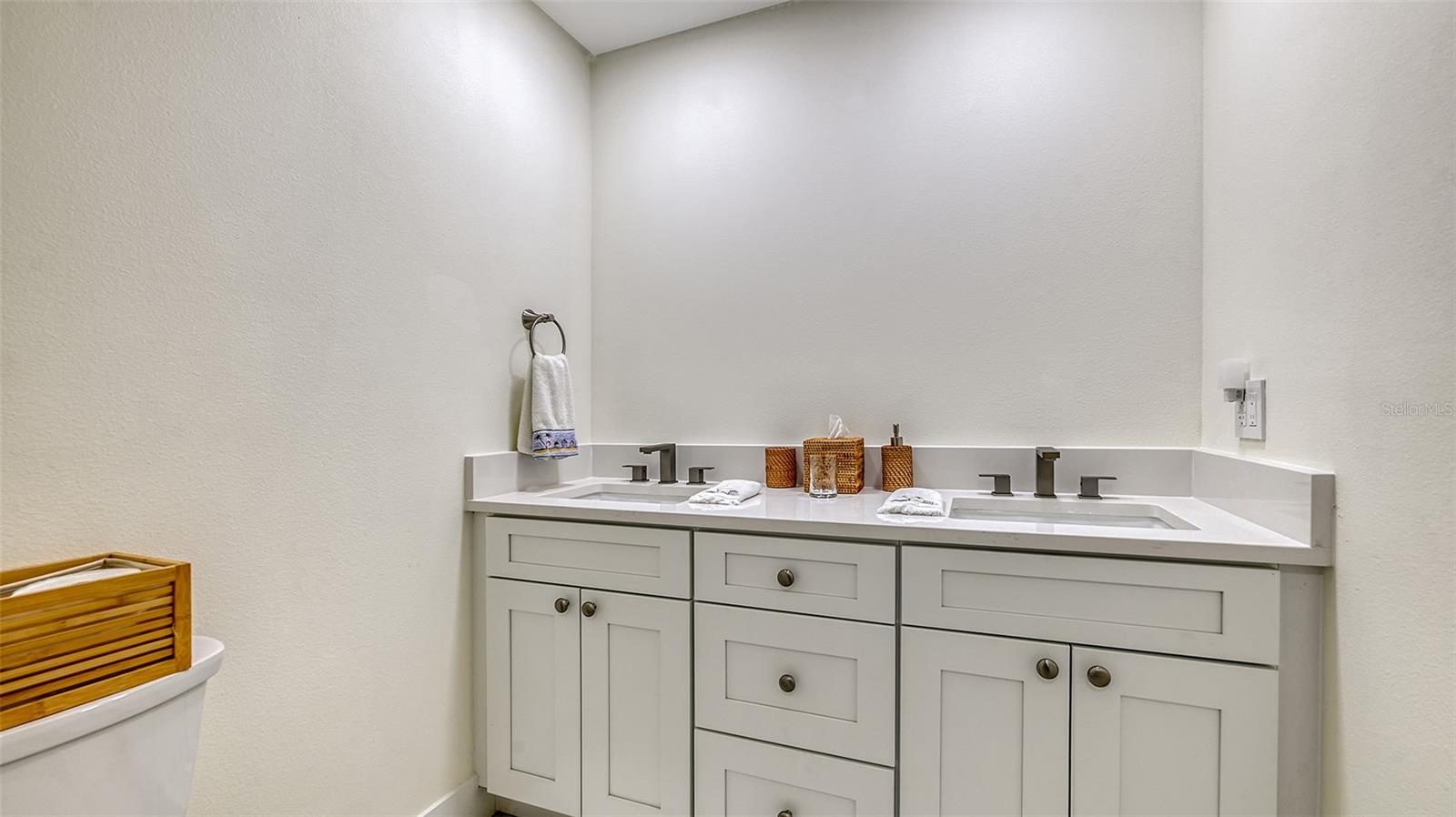 618 BUTTONWOOD DR, LONGBOAT KEY, FL, 34228