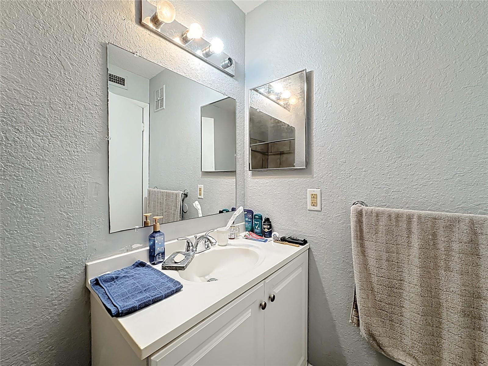 4401 THORNBRIAR LN #105, ORLANDO, FL, 32822