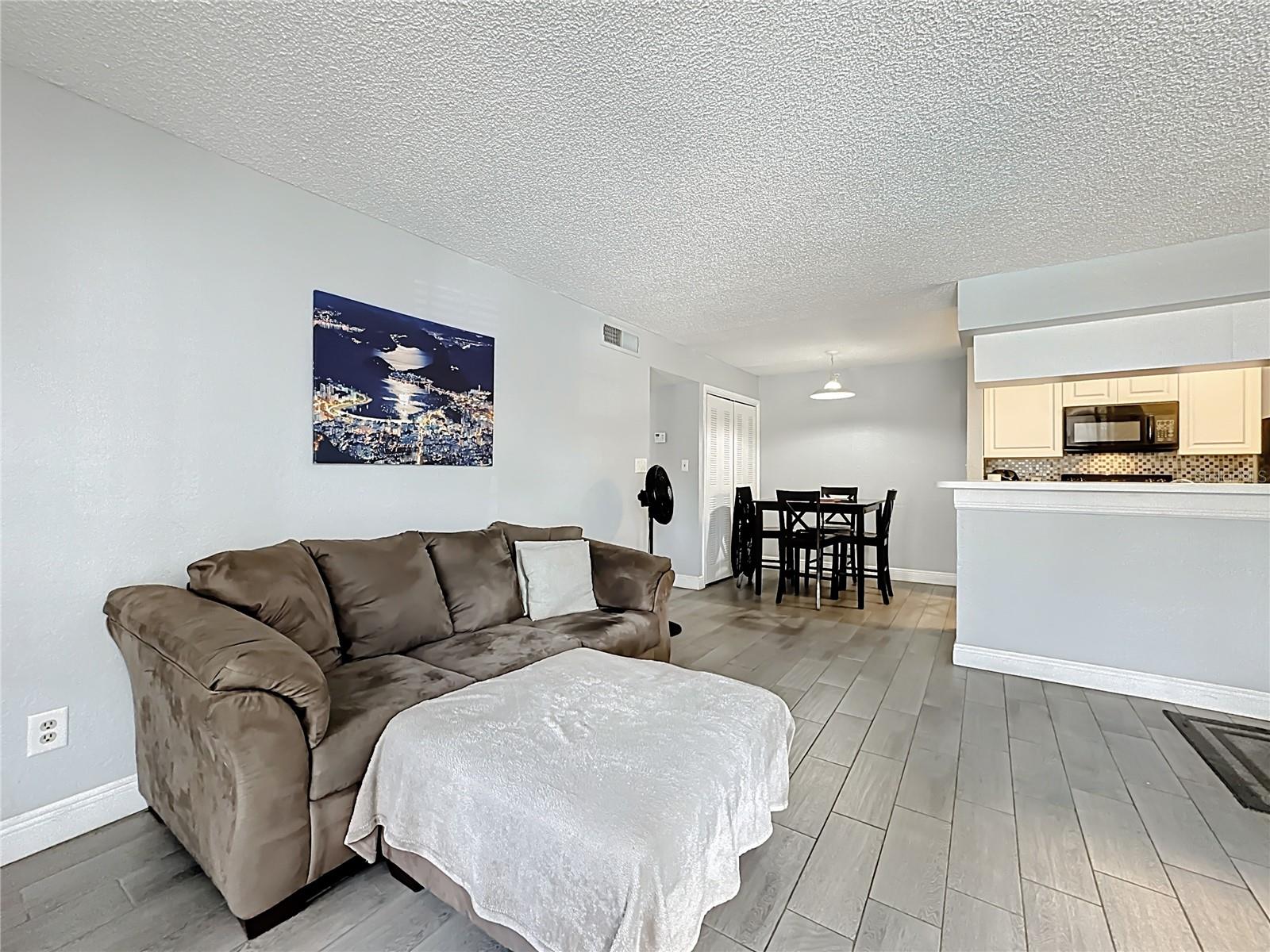 4401 THORNBRIAR LN #105, ORLANDO, FL, 32822