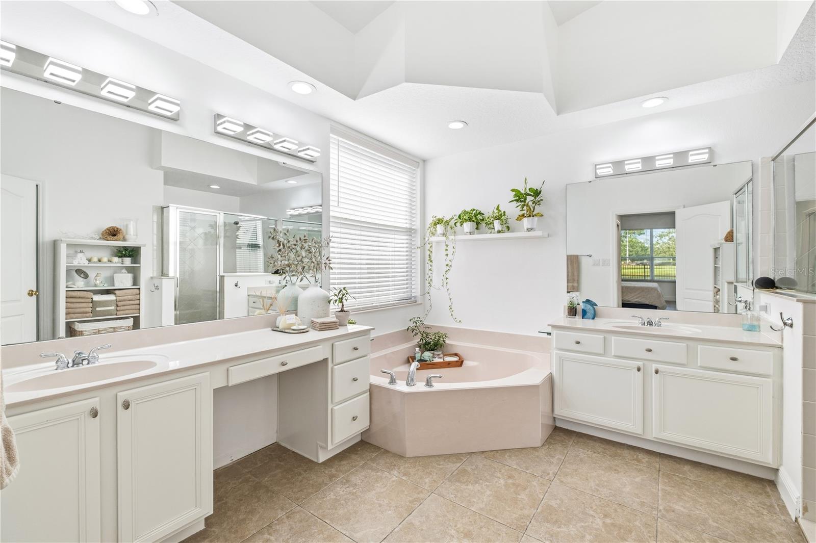 2425 GREENWILLOW DR, ORLANDO, FL, 32825