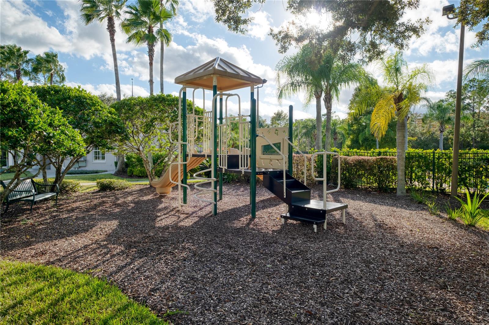 2425 GREENWILLOW DR, ORLANDO, FL, 32825