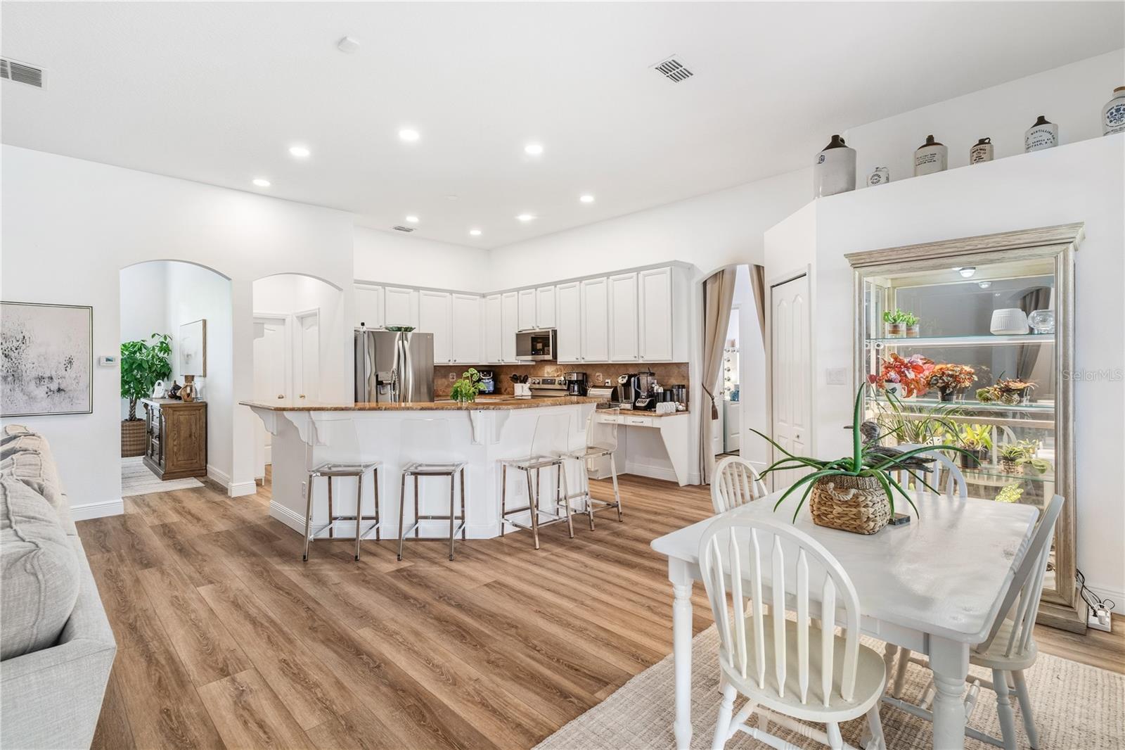 2425 GREENWILLOW DR, ORLANDO, FL, 32825