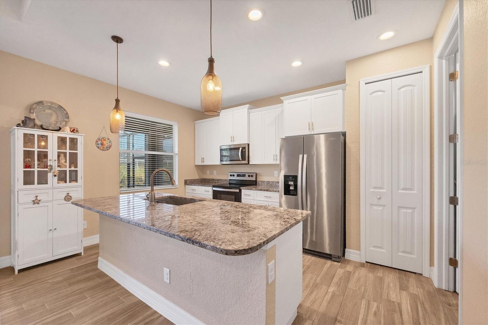 112 BERYL DR, ROTONDA WEST, FL, 33947