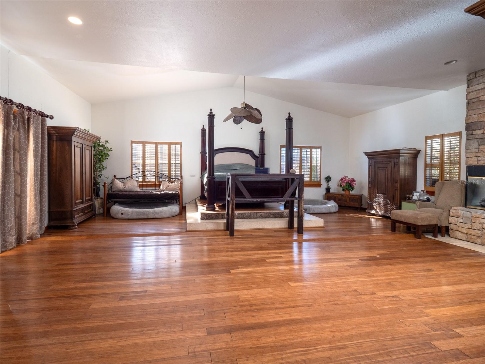 OM712677 Property Photo