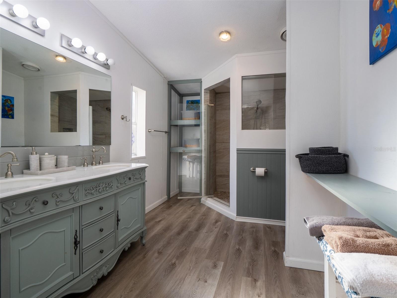 OM712677 Property Photo