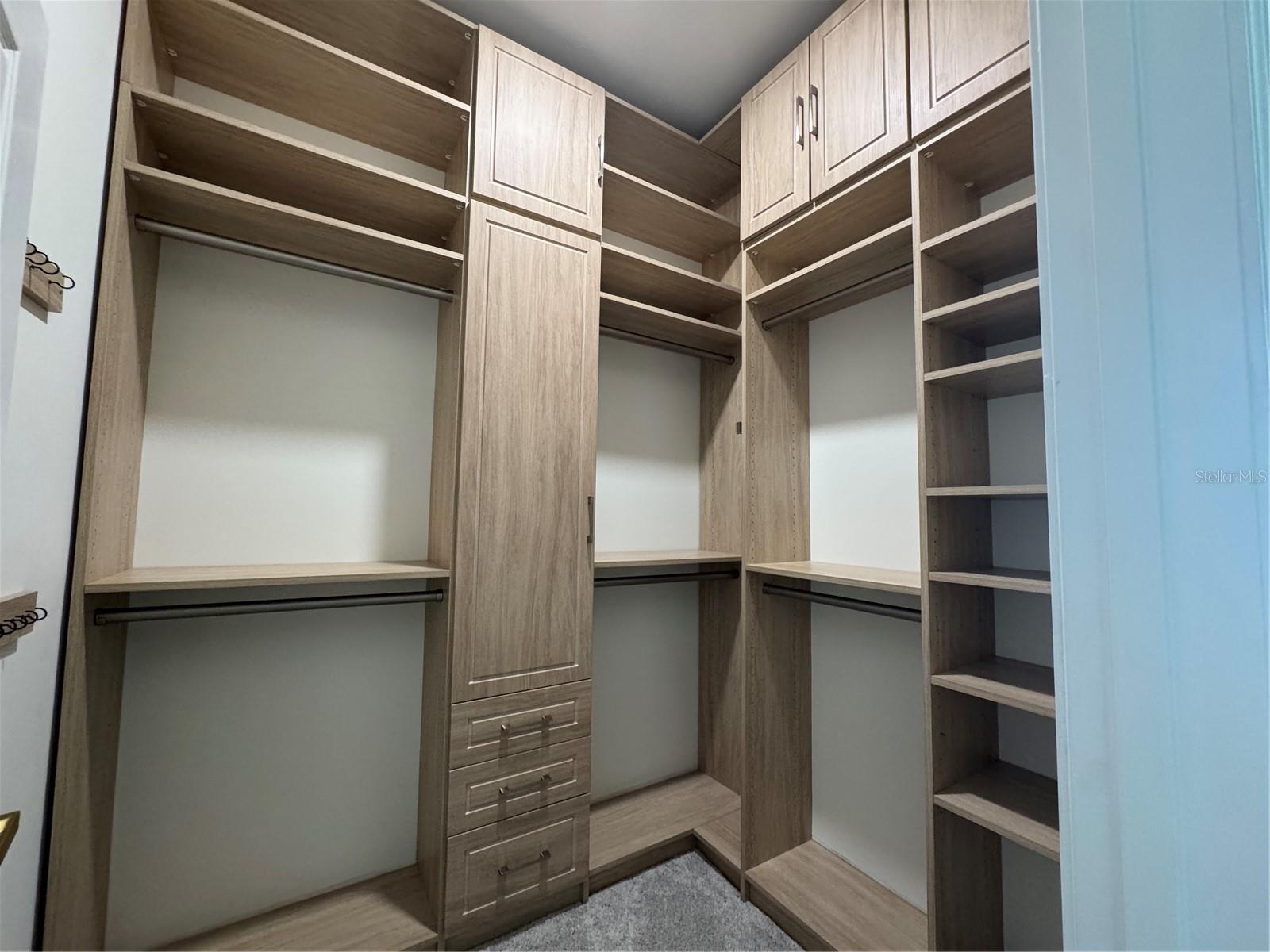 O6357019 Property Photo