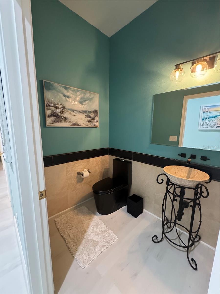 O6357019 Property Photo