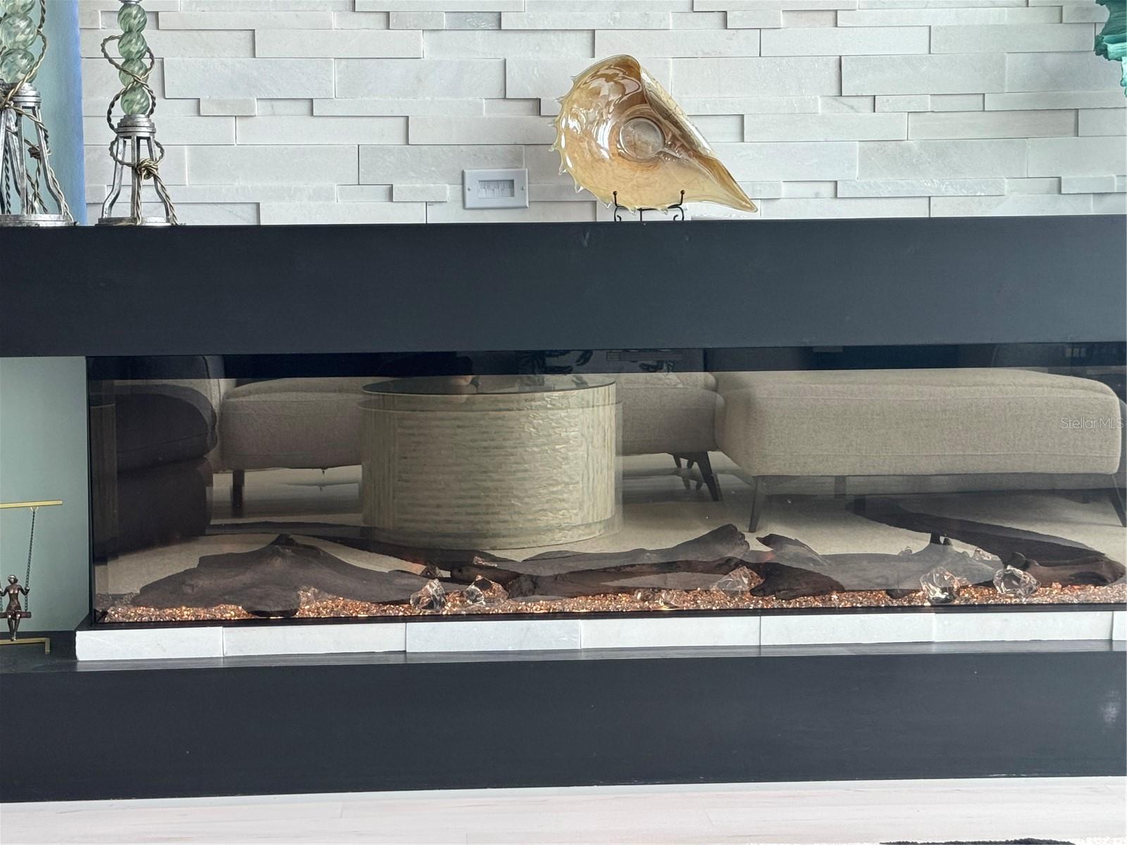 O6357019 Property Photo