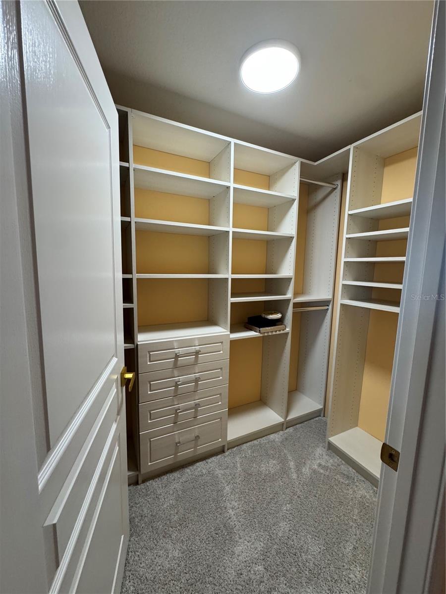 O6357019 Property Photo