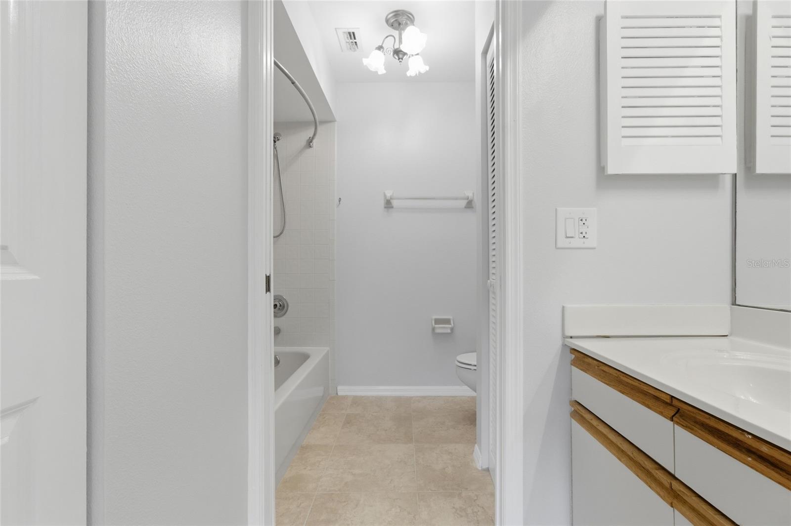 Primary Ensuite Bath