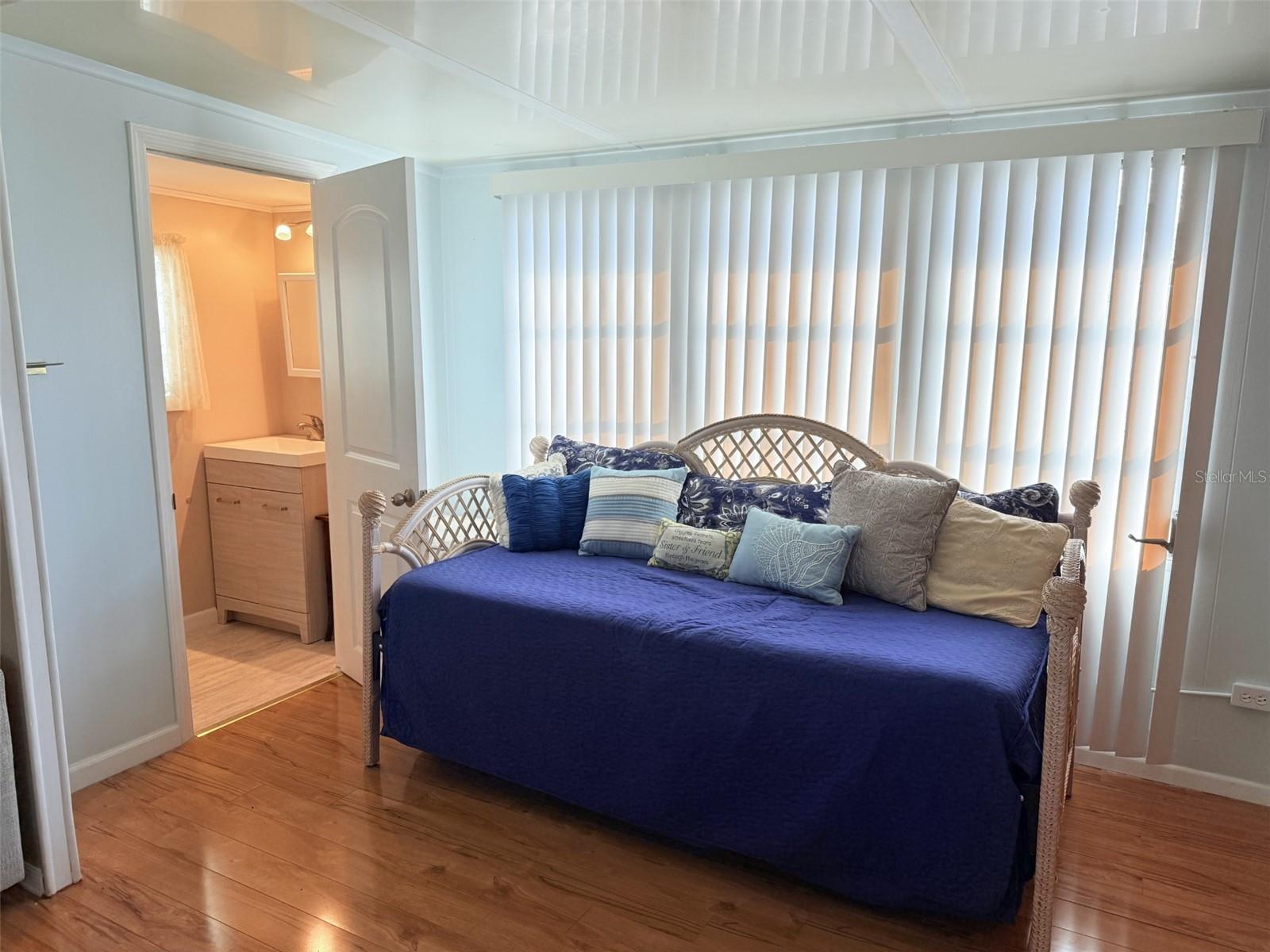 TB8443691 Property Photo