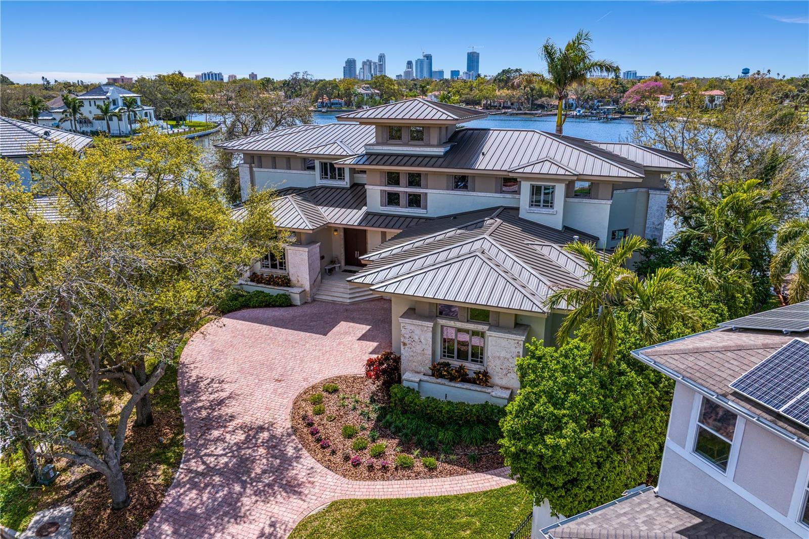 TB8443694 Property Photo