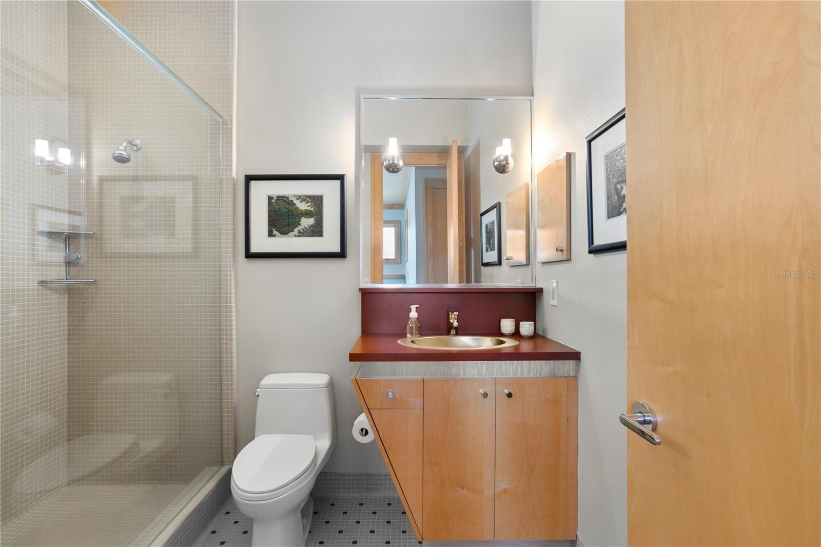 TB8443694 Property Photo