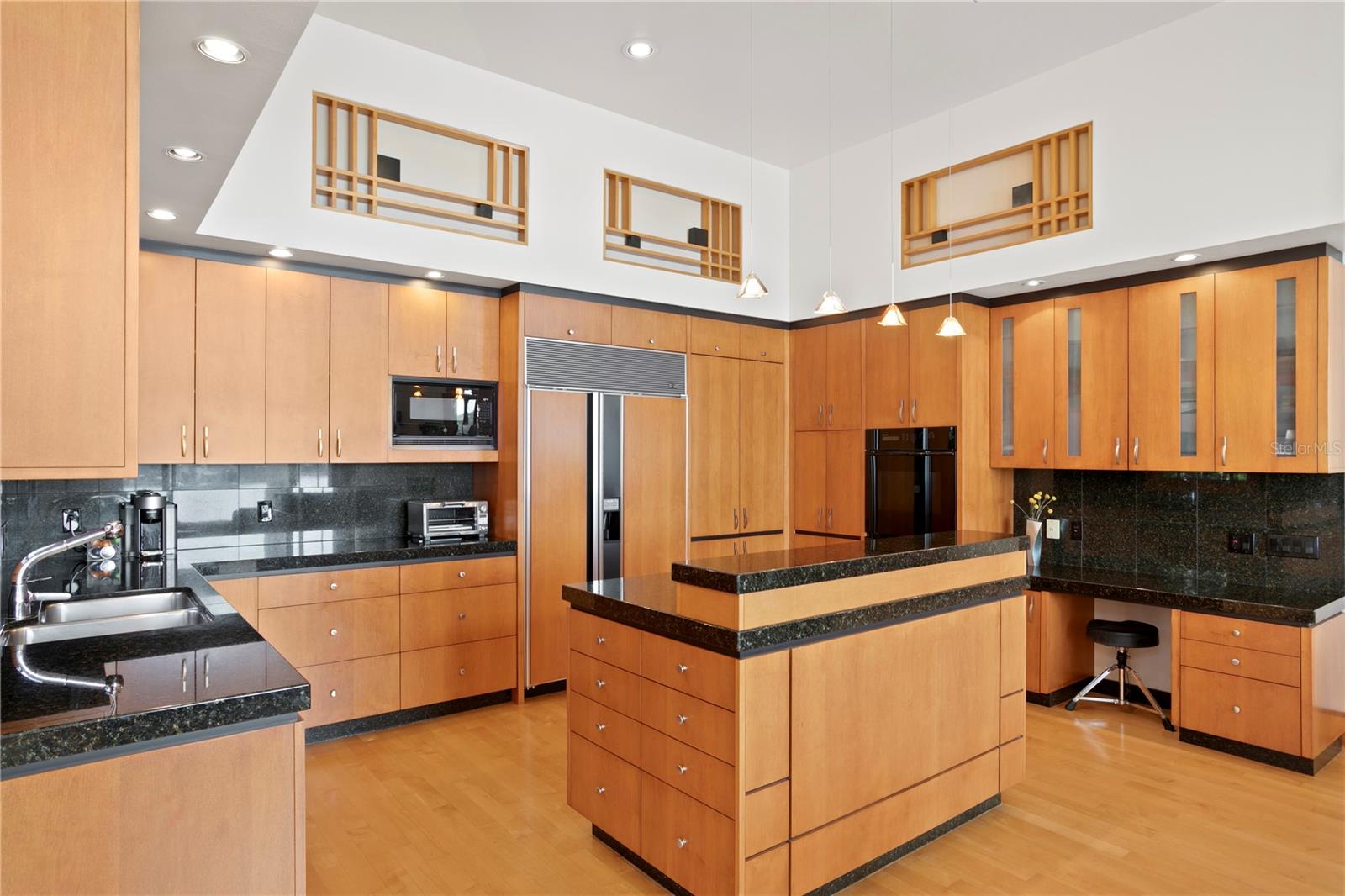 TB8443694 Property Photo