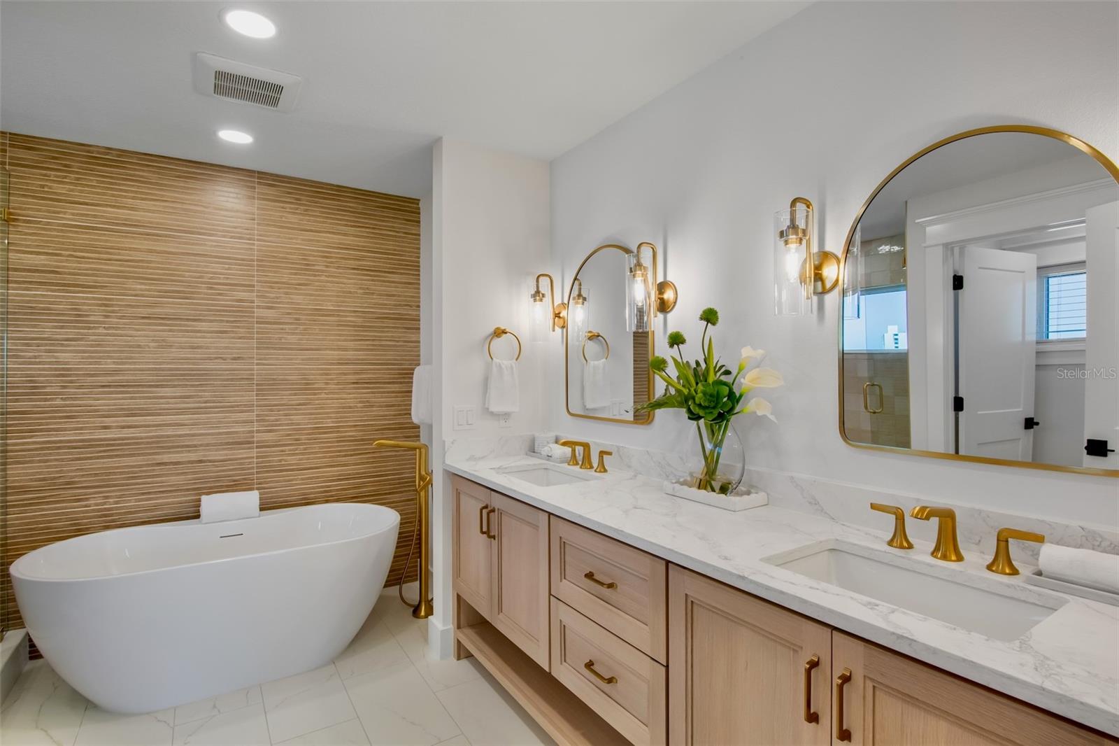 A4670533 Property Photo