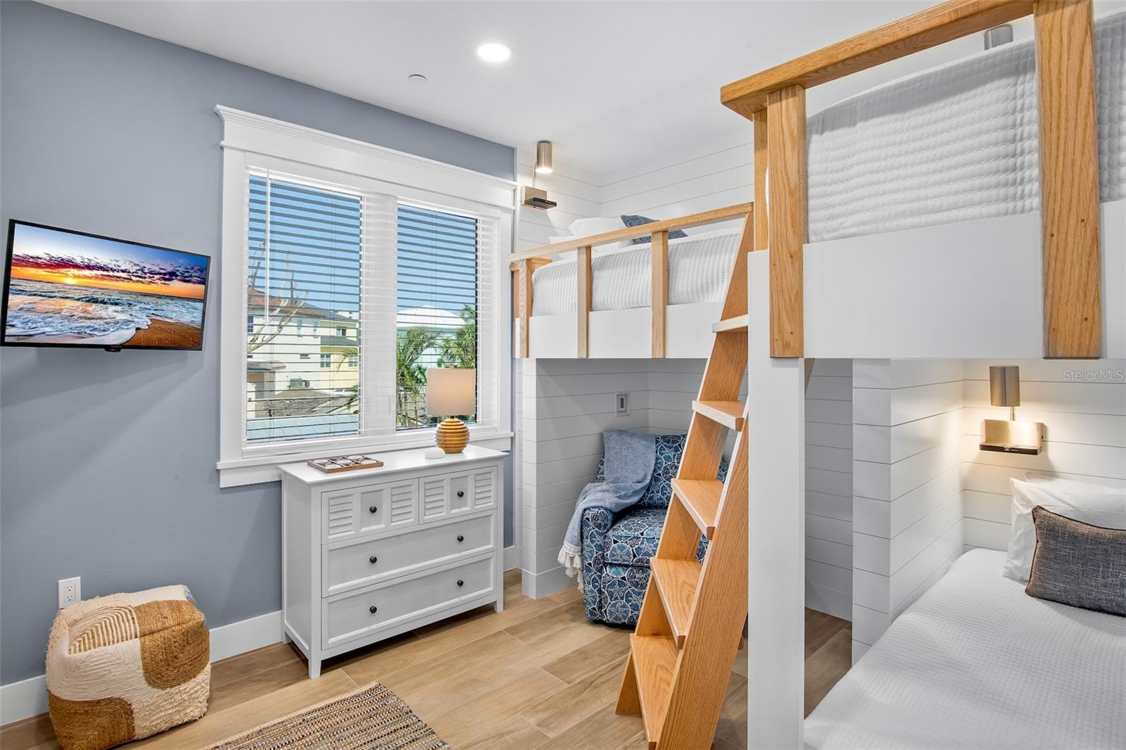 A4670533 Property Photo