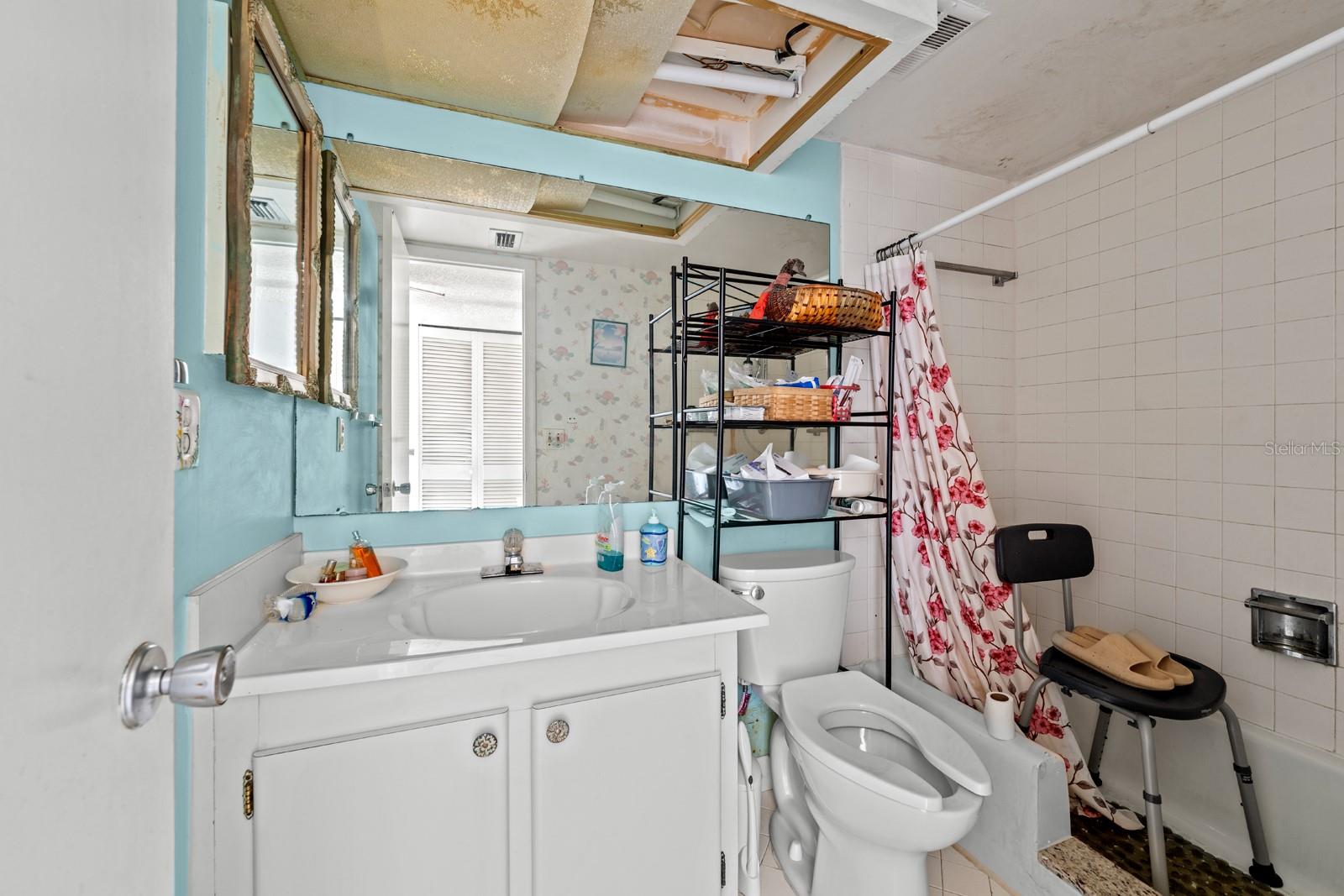 TB8443715 Property Photo