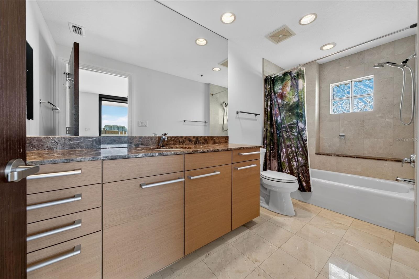 A4670548 Property Photo