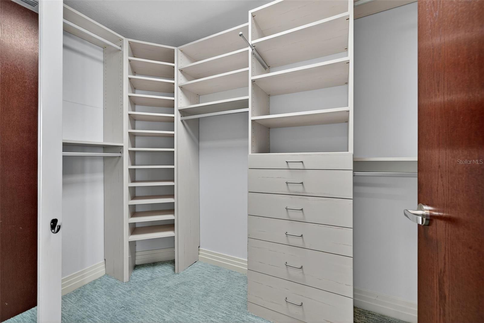 A4670548 Property Photo