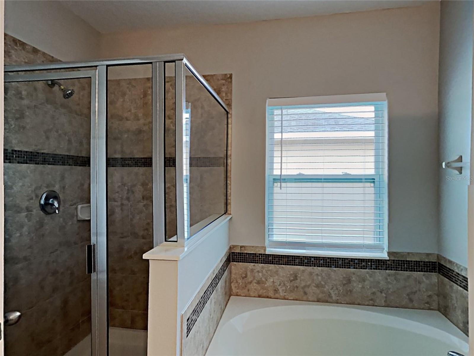 303 SALAMANCA RD, DAVENPORT, FL, 33837