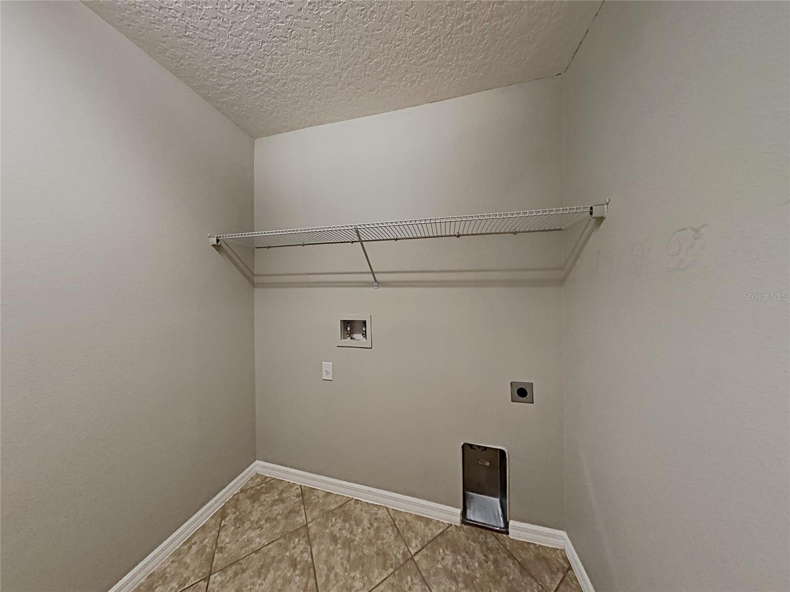 303 SALAMANCA RD, DAVENPORT, FL, 33837