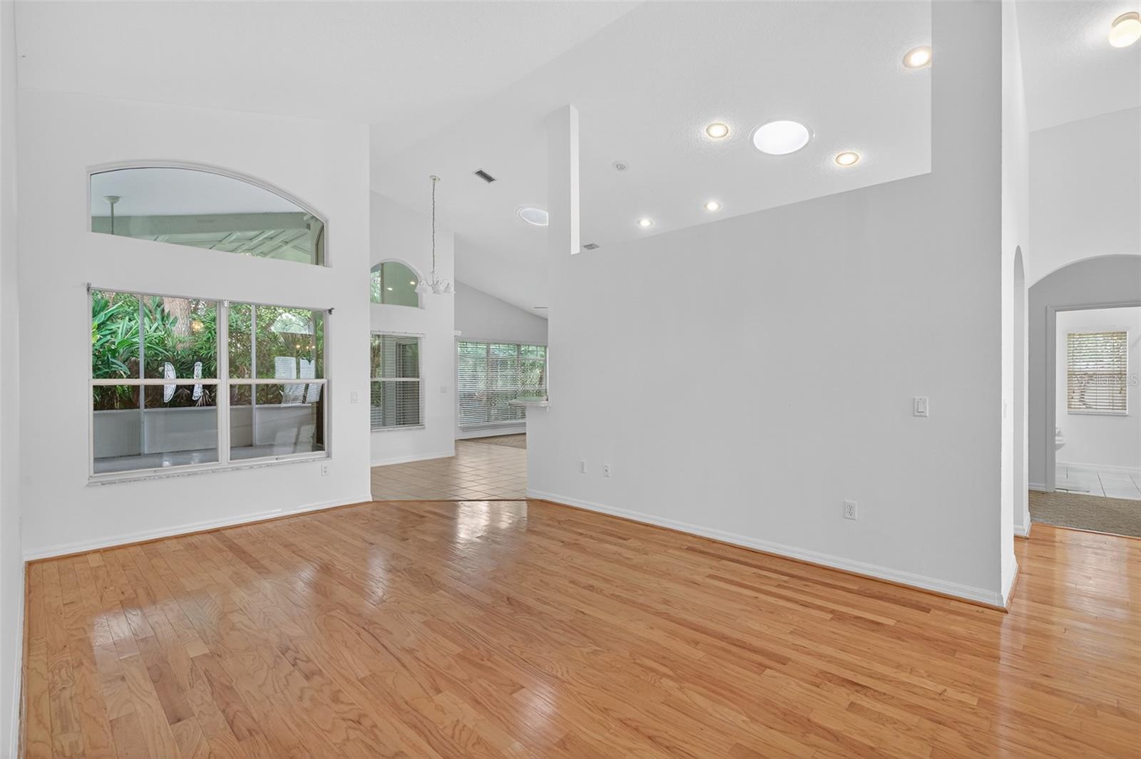 4 EAST PL, PALM COAST, FL, 32164