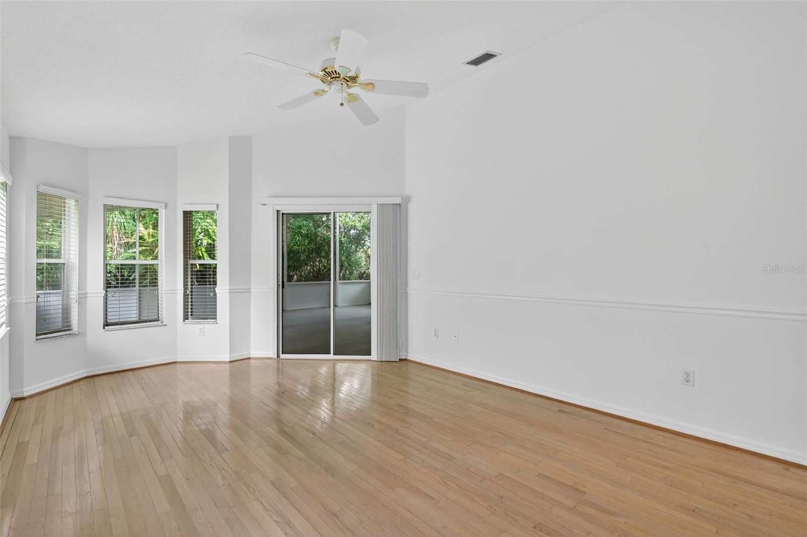 4 EAST PL, PALM COAST, FL, 32164