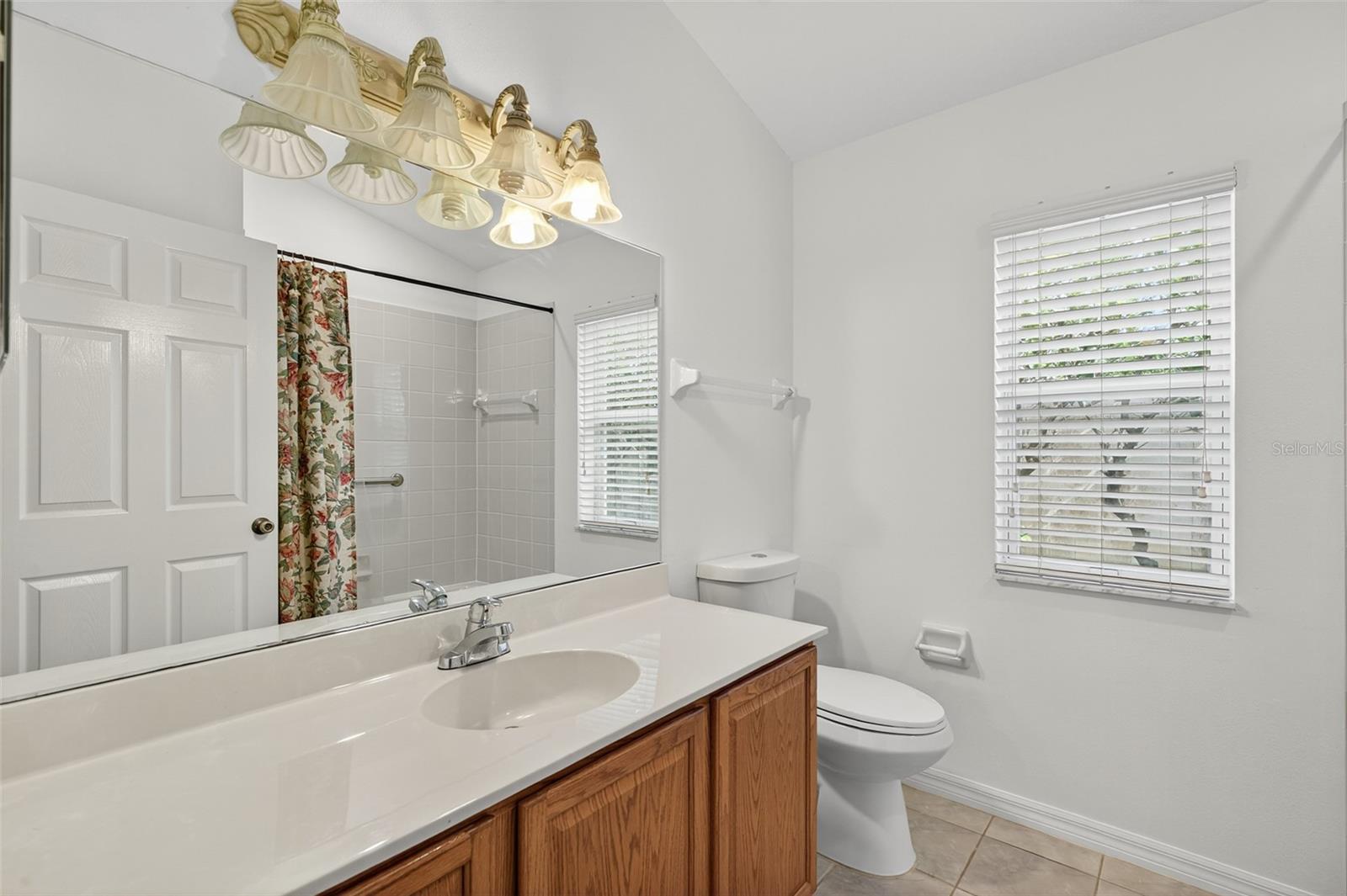 4 EAST PL, PALM COAST, FL, 32164