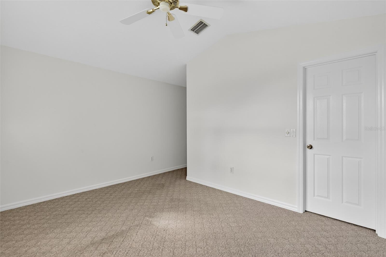 4 EAST PL, PALM COAST, FL, 32164