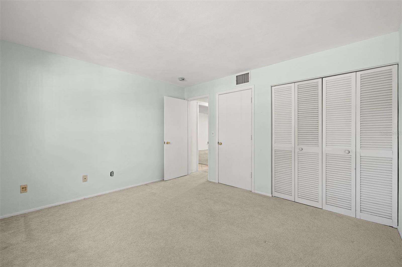 TB8443811 Property Photo